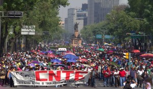 551775_cnte-df-protesta-reforma-educativa