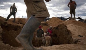 Foto-ilegales-Tumeremo-Venezuela-REUTER_CLAIMA20160308_0069_28