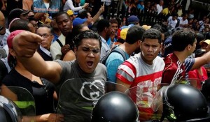 violencia-manifestacion