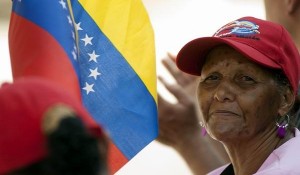 mujer-bandera-venezuela-chavez
