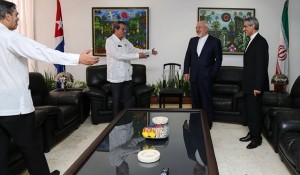 Zarif-arrives-in-Cuba-3
