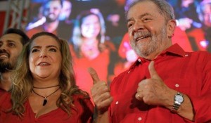 lula_con_mujer