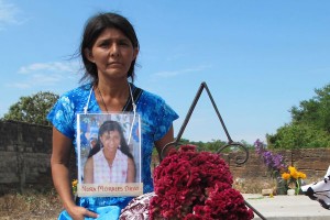 Madres-de-migrantes-centroamericanos-desaparecidos-visitan-las-fosas-comunes-en-Chiapas.-Ángeles-Mariscal-Chiapas-PARALELO1