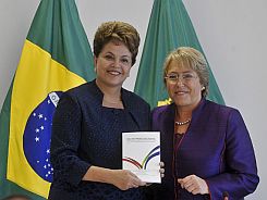 dilma-com-michele-bachelet