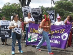 639x360_1404234376_mujeres protesta