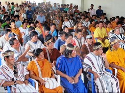 indigenas peru
