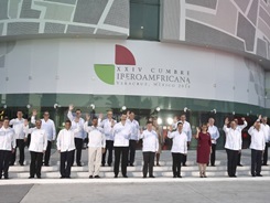 MEXICO-IBEROAMERICAN-SUMMIT-FAMILY PHOTO