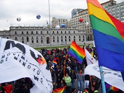 Marcha_gay_en_Santiago_de_Chile,_2009