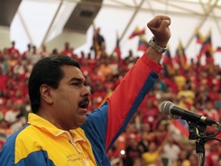 MADURO ACUSA A CAPRILES DE INTENTAR CAMPAÑA DE VIOLENCIA Y DICE QUE HABRÁ PAZ