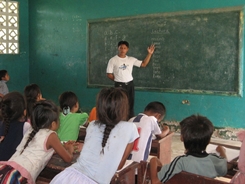 maestro_escuela_Sauki