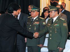 Autoridad-Morales-Policia-Palacio-Gobierno_LRZIMA20150527_0018_11