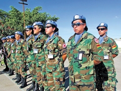 Tropa-Cascos-Azules-afectados-terremoto_LRZIMA20131130_0084_11