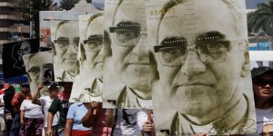 carteles-de-arnulfo-romero_1