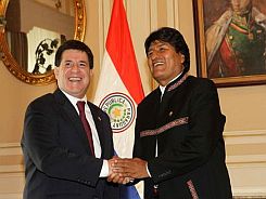 presidentes-Horacio-Cartes-Evo-Morales_LRZIMA20150612_0033_12