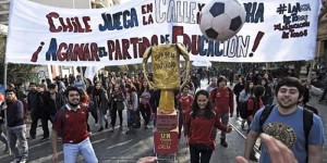 profesores-estudiantes-chilenos-se-manifestaron-en-vispera-copa-america-23945