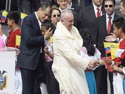 papa francisco con rafael correa