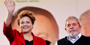 Ao lado do presidente Lula, Dilma Rousseff participou de comício em Curitiba