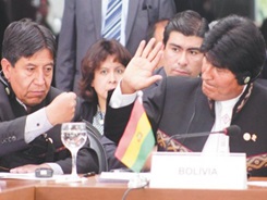 EVO-Y-CANCILLER-CELEBRAN-INGRESO-AL-MERCOSUR-e1437312279134