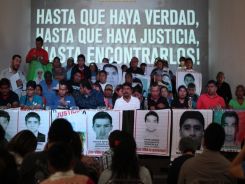 familiares-ayotzinapa