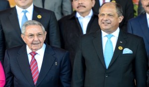 Luis-Guillermo-Solis-y-Raul-Castro