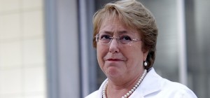 Michelle Bachelet visita recién nacido trasladado desde el Hospital Regional San José del Carmen Copiapó