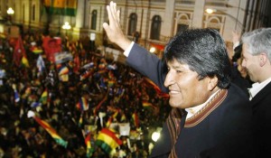bolivia-evo-saluda
