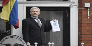 Julian Assange speaks to media from Ecuadorean embassy