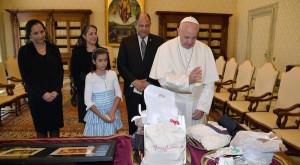 Guillermo-Francisco-Vaticano-Mercedes-Monica_LNCIMA20160530_0112_5