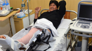 evo_morales_con_inmovilizador