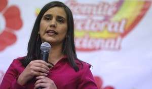 veronika-mendoza-no-nos-oponemos-a-la-mineria-pero-si-a-tia-maria