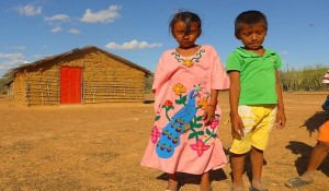 en-colombia-la-falta-de-agua-potable-esta-matando-miles-de-ninos-indigenas-body-image-1429832934