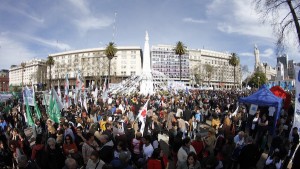 Marcha-Hebe-Bonafini-15-1920 (1)