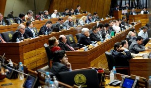 los-diputados-del-oficialismo-impusieron-su-mayoria-para-emitir-una-declaracion-en-la-que-no-se-exigen-remociones-_807_573_1399781
