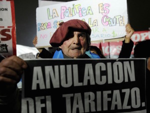 protestas-capital-argentina-tarifazo-gobierno-macri_1_2382512