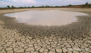 un-lago-parcialmente-seco-deb