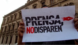 Paramilitarismo, medios de comunicación y paz