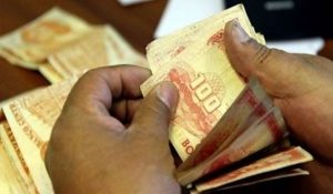 persona-dinero-Foto-Razon-archivo_LRZIMA20161011_0061_13
