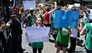 63600_web-toma-ministeyio-de-educacion-tiempo-aygentino-4--620x400