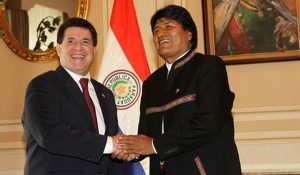presidentes-Horacio-Cartes-Evo-Morales_LRZIMA20150612_0033_12
