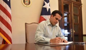 rossello-firma-ley-suminist