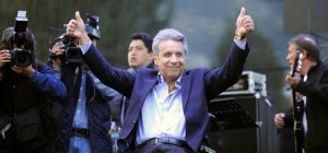 20170122102305_lenin-moreno-lidera-encuesta-de-car