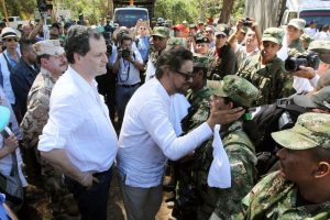 4b_politica_far (1)