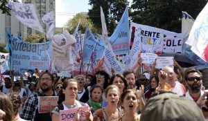 65486_docentes-la-plata-telam-2