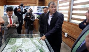 20170509040000_el-presidente-correa-inaugura-parqu