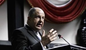 Luis-Guillermo-Solís-Presidente-de-Costa-Rica.-EFE-660x330