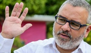 Mauricio-Funes01