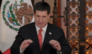 el-presidente-horacio-cartes-en-una-foto-tomada-ayer-en-mexico-_860_573_1399013