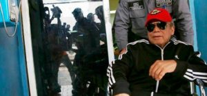 noriega_y_sus_lentes_0