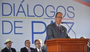 Gobierno + diálogos de paz