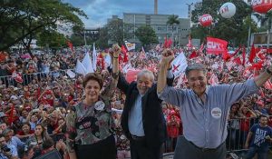 lula-dilma-caravana